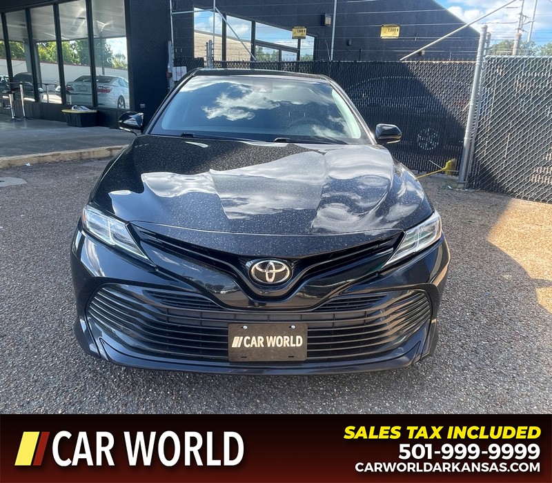 Toyota Camry Vehicle Full-screen Gallery Image 9