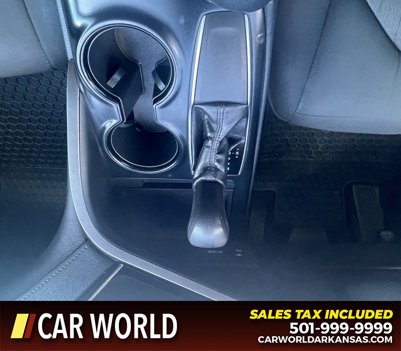 Toyota Camry Vehicle Full-screen Gallery Image 15