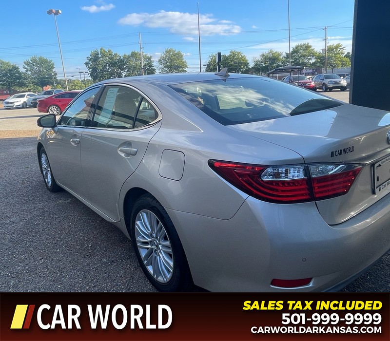 Lexus ES 350 Vehicle Full-screen Gallery Image 6