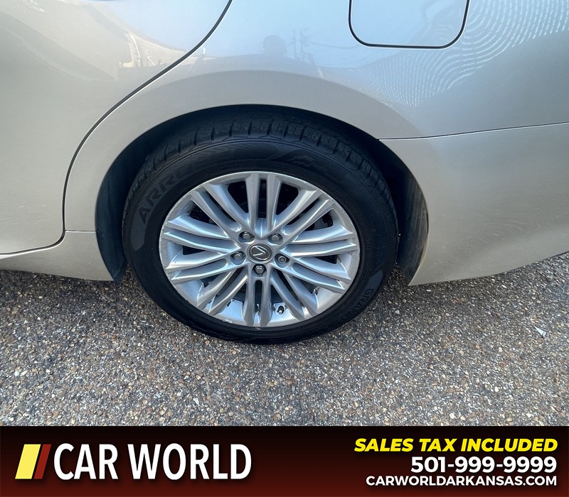 Lexus ES 350 Vehicle Full-screen Gallery Image 7