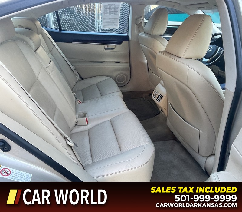 Lexus ES 350 Vehicle Full-screen Gallery Image 10