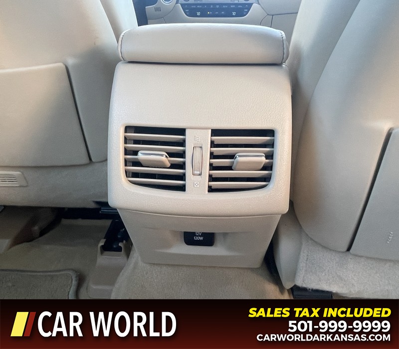 Lexus ES 350 Vehicle Full-screen Gallery Image 11