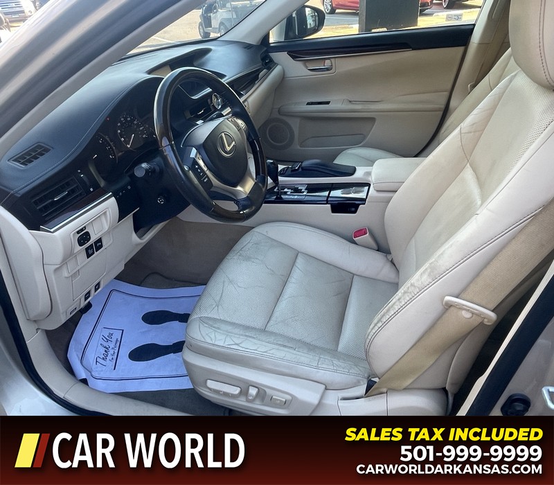 Lexus ES 350 Vehicle Full-screen Gallery Image 18