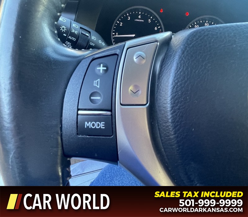 Lexus ES 350 Vehicle Full-screen Gallery Image 23