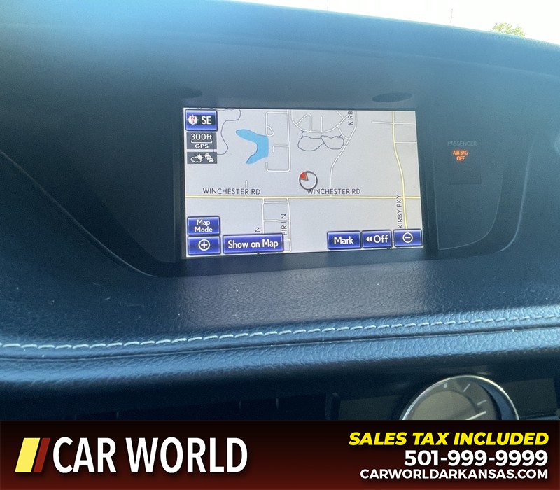 Lexus ES 350 Vehicle Full-screen Gallery Image 26