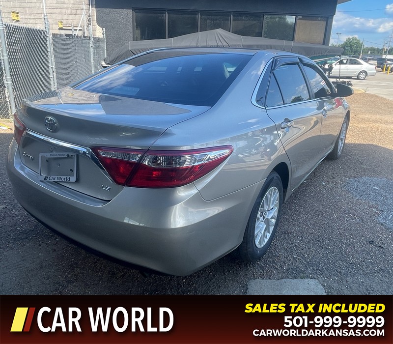 Toyota Camry Vehicle Full-screen Gallery Image 3