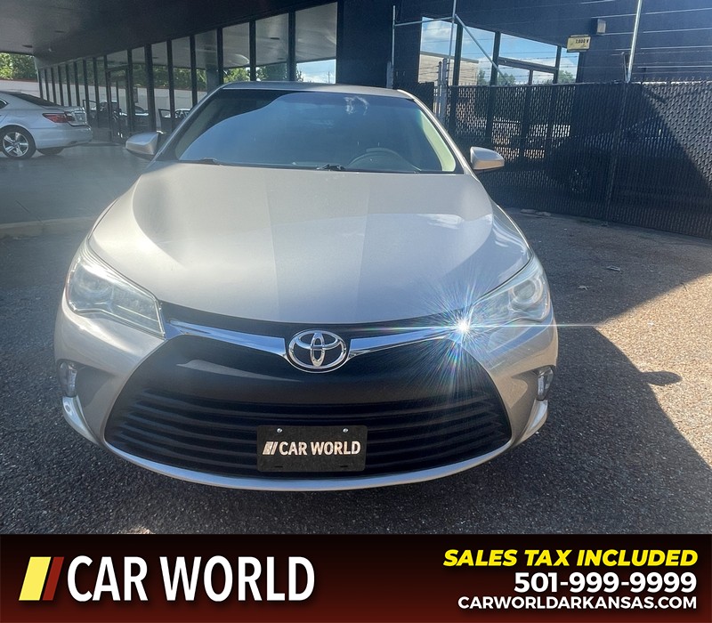 Toyota Camry Vehicle Full-screen Gallery Image 8