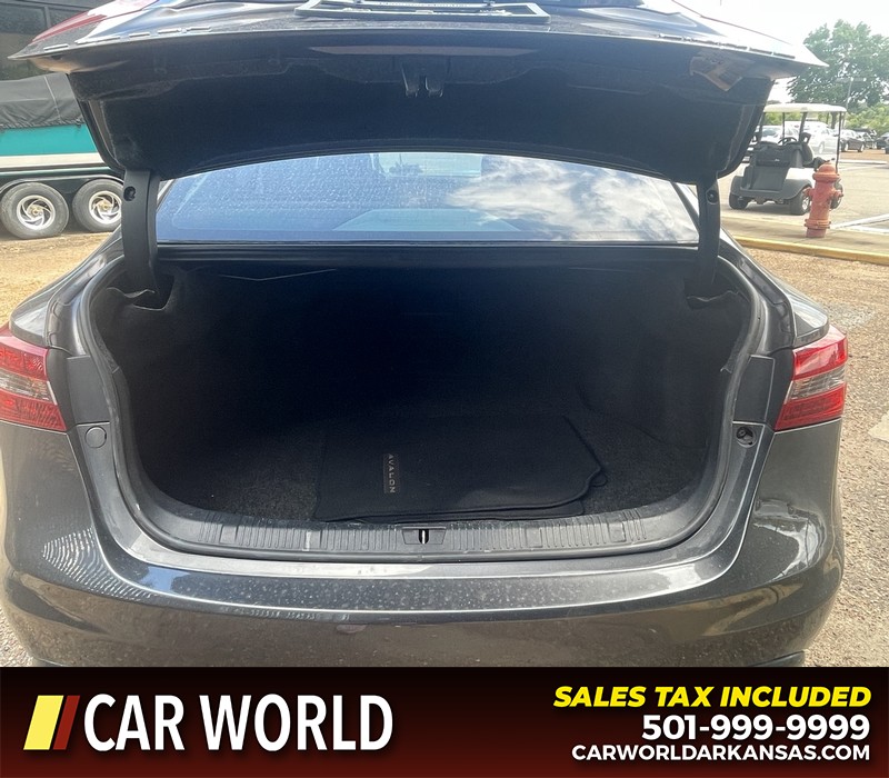 Toyota Avalon Vehicle Full-screen Gallery Image 5