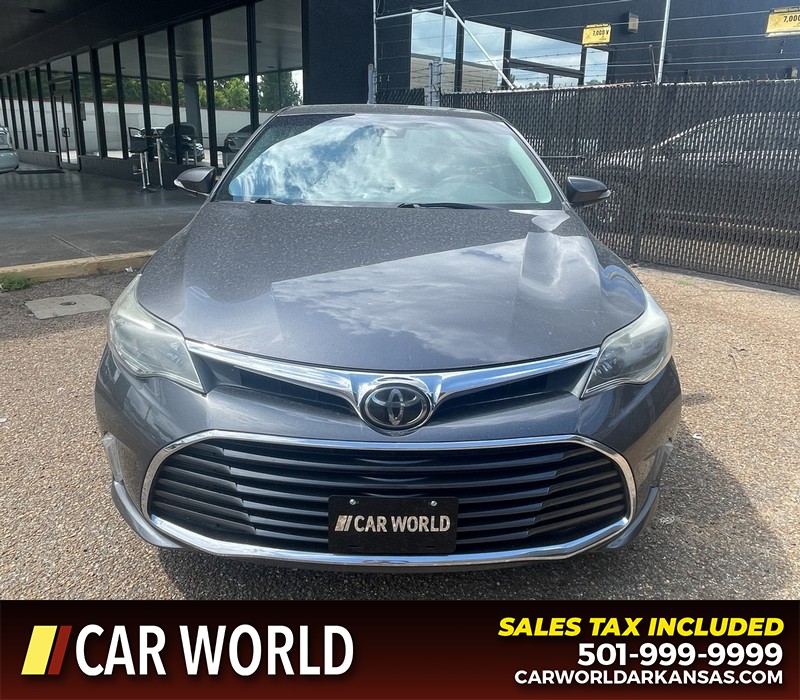 Toyota Avalon Vehicle Full-screen Gallery Image 9