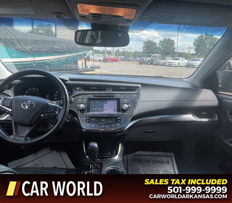 Toyota Avalon Vehicle Full-screen Gallery Image 13