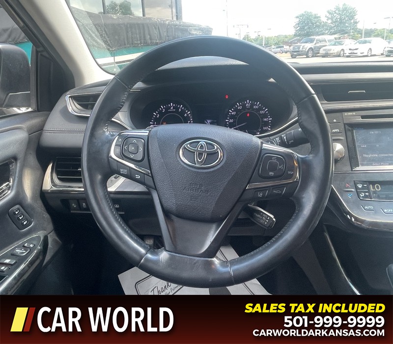 Toyota Avalon Vehicle Full-screen Gallery Image 14