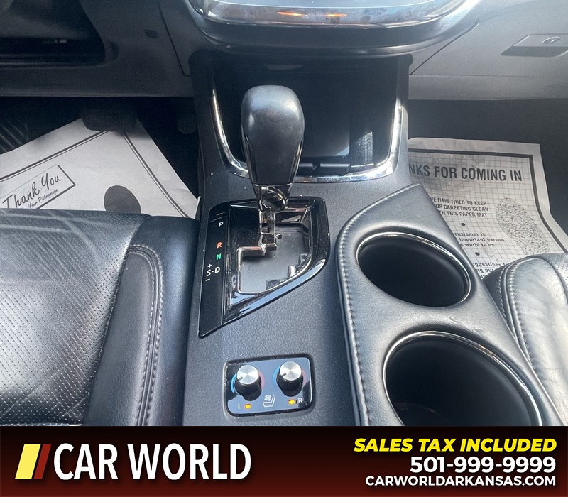 Toyota Avalon Vehicle Full-screen Gallery Image 16