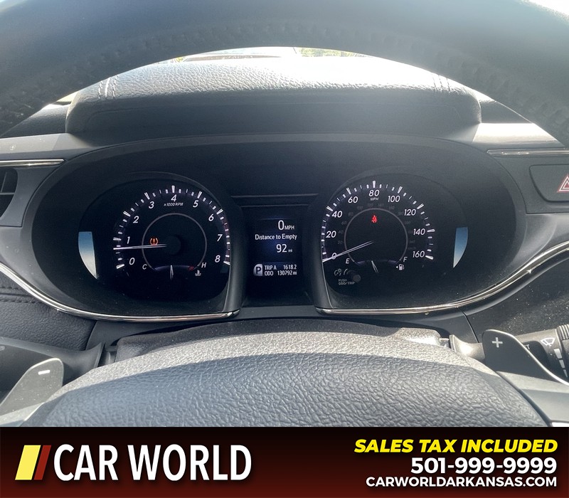 Toyota Avalon Vehicle Full-screen Gallery Image 26