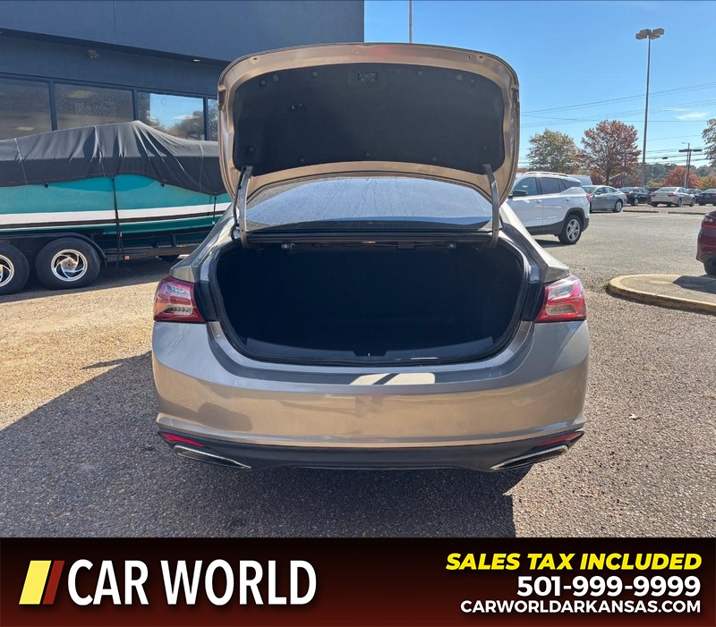 Chevrolet Malibu Vehicle Full-screen Gallery Image 5