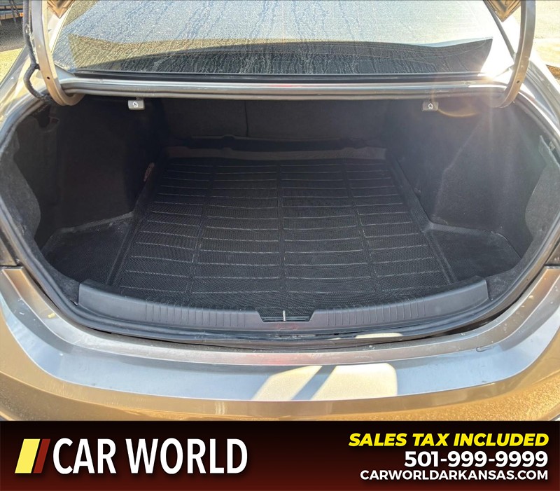 Chevrolet Malibu Vehicle Full-screen Gallery Image 6