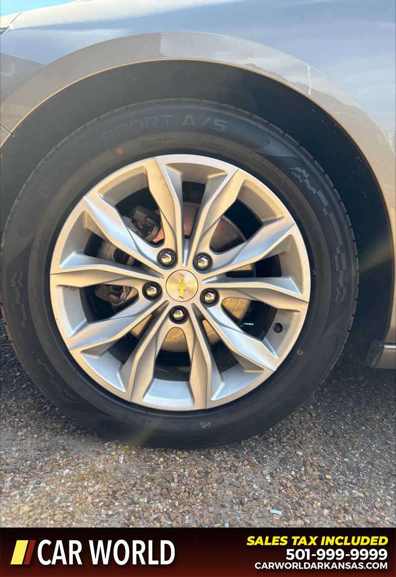 Chevrolet Malibu Vehicle Full-screen Gallery Image 11