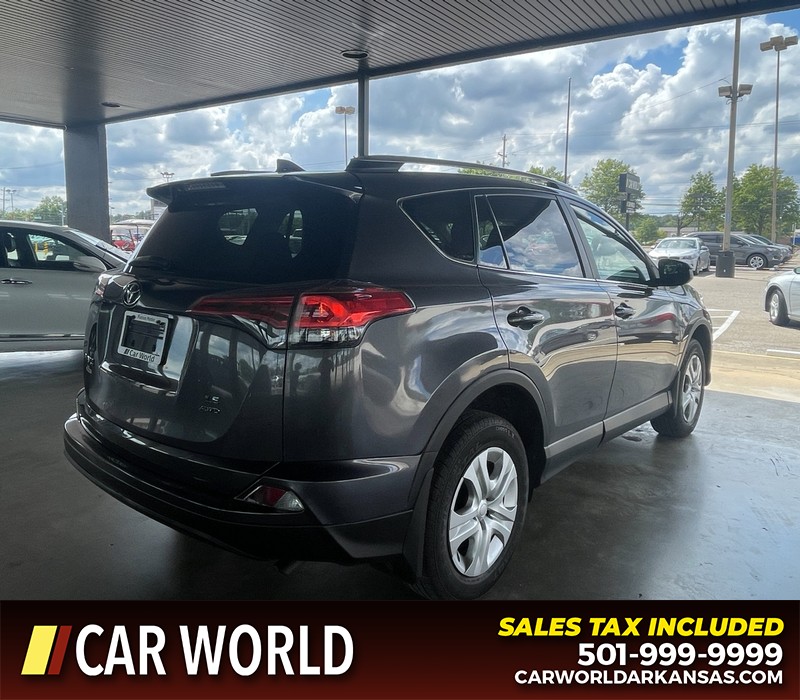 Toyota RAV4 Vehicle Full-screen Gallery Image 3