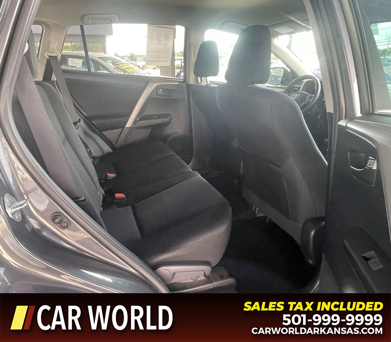 Toyota RAV4 Vehicle Full-screen Gallery Image 10