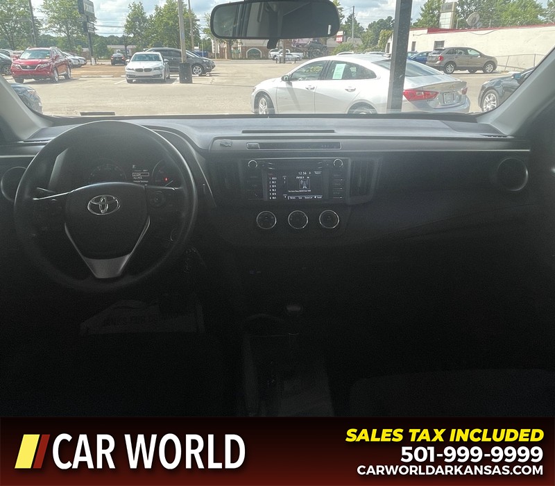 Toyota RAV4 Vehicle Full-screen Gallery Image 11