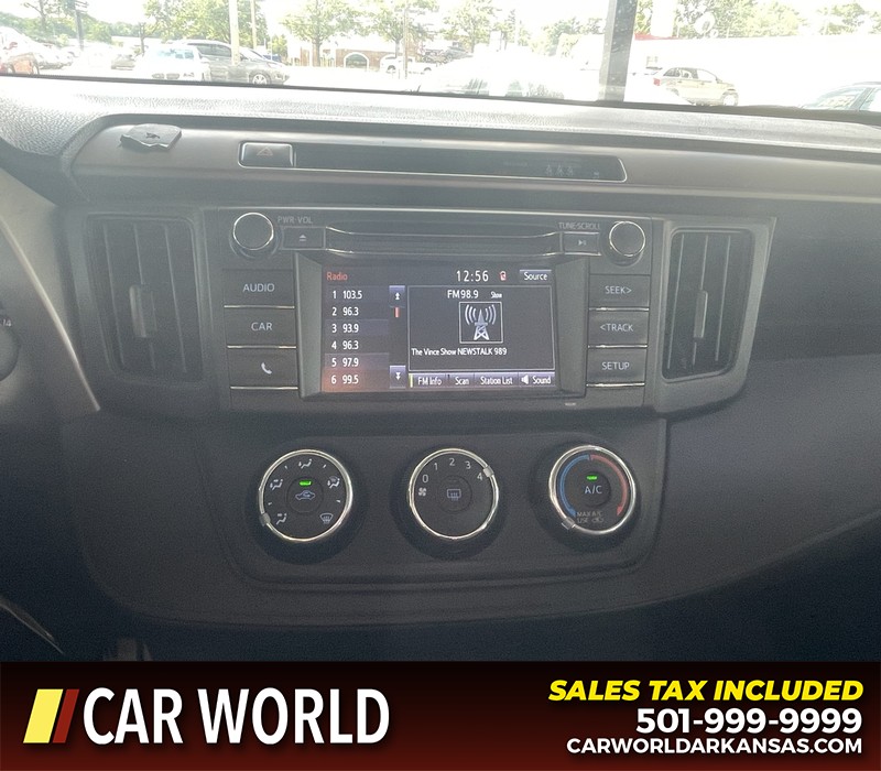 Toyota RAV4 Vehicle Full-screen Gallery Image 13
