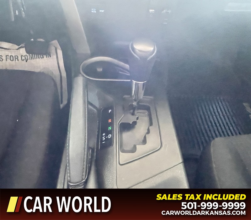 Toyota RAV4 Vehicle Full-screen Gallery Image 14