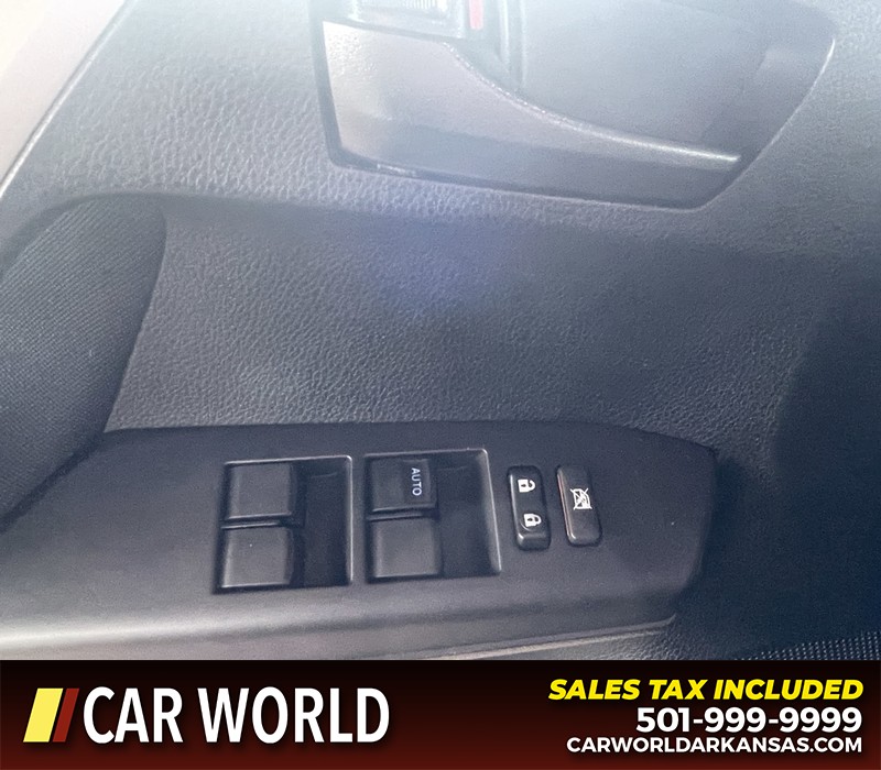 Toyota RAV4 Vehicle Full-screen Gallery Image 18