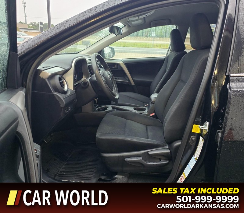 Toyota RAV4 Vehicle Full-screen Gallery Image 8