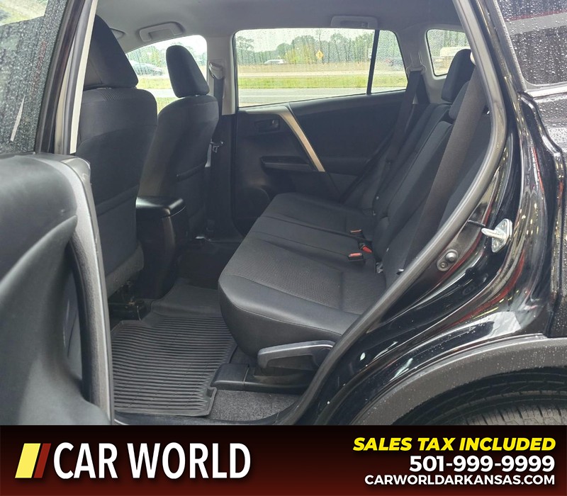 Toyota RAV4 Vehicle Full-screen Gallery Image 10