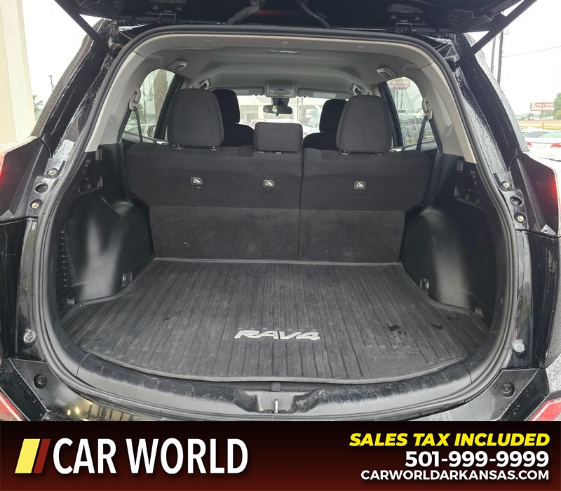 Toyota RAV4 Vehicle Full-screen Gallery Image 13