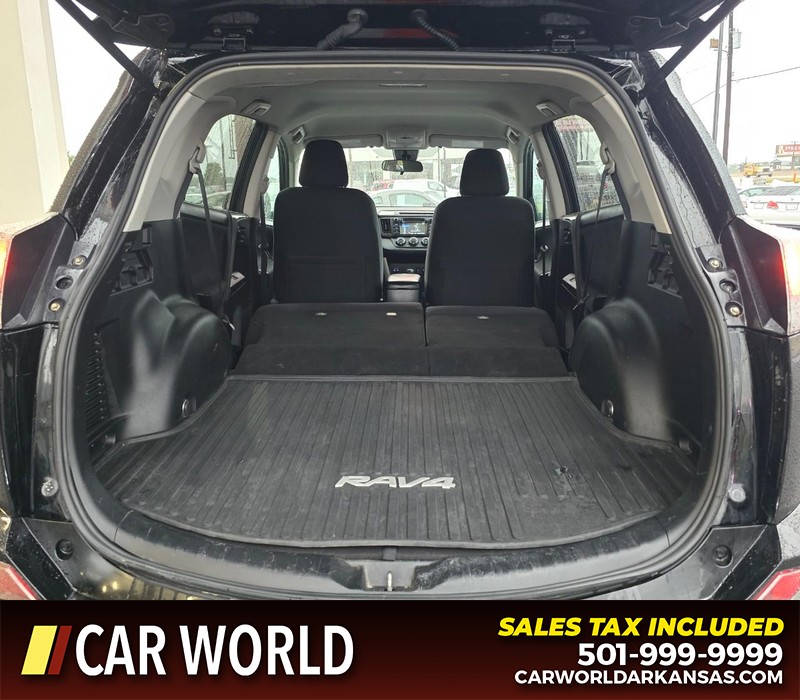 Toyota RAV4 Vehicle Full-screen Gallery Image 14