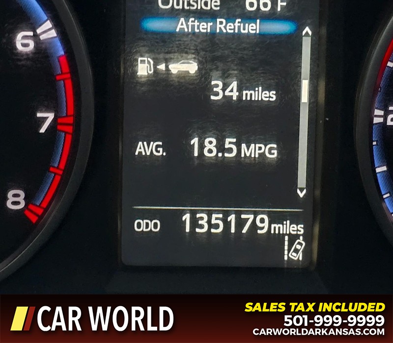 Toyota RAV4 Vehicle Full-screen Gallery Image 16