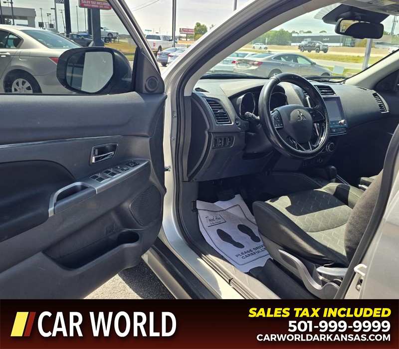 Mitsubishi Outlander Sport Vehicle Full-screen Gallery Image 8