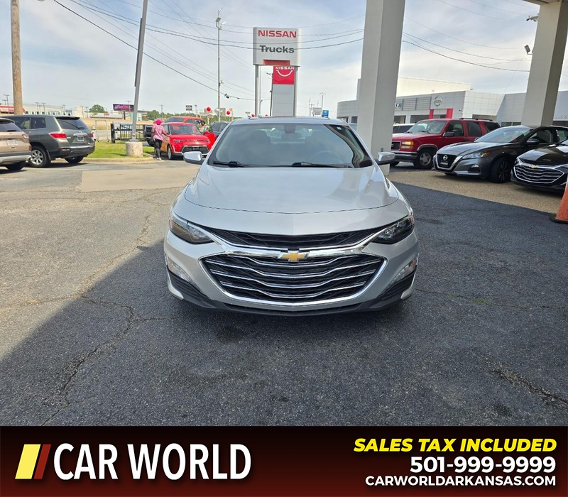 Chevrolet Malibu Vehicle Full-screen Gallery Image 2