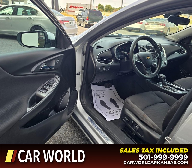 Chevrolet Malibu Vehicle Full-screen Gallery Image 7