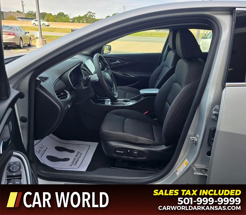 Chevrolet Malibu Vehicle Full-screen Gallery Image 8