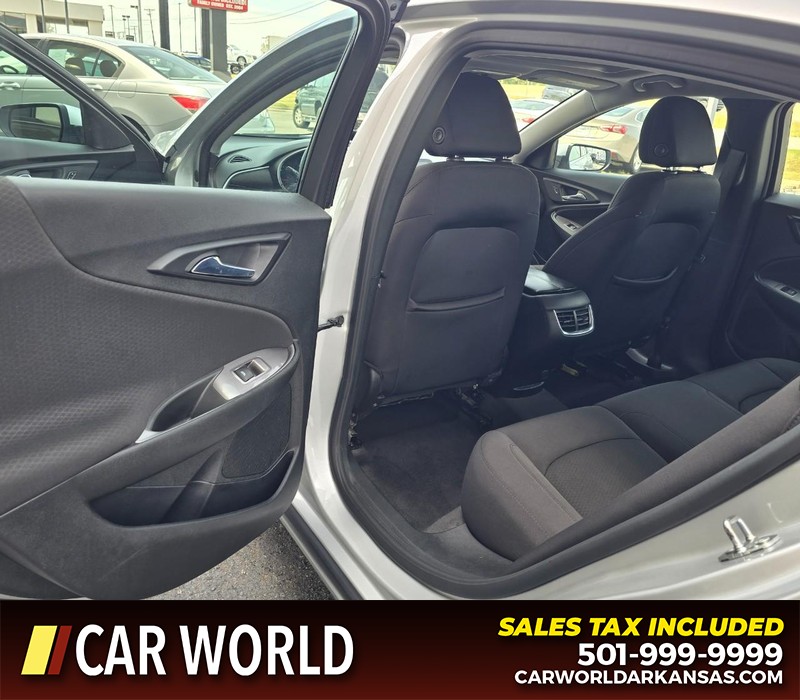 Chevrolet Malibu Vehicle Full-screen Gallery Image 9