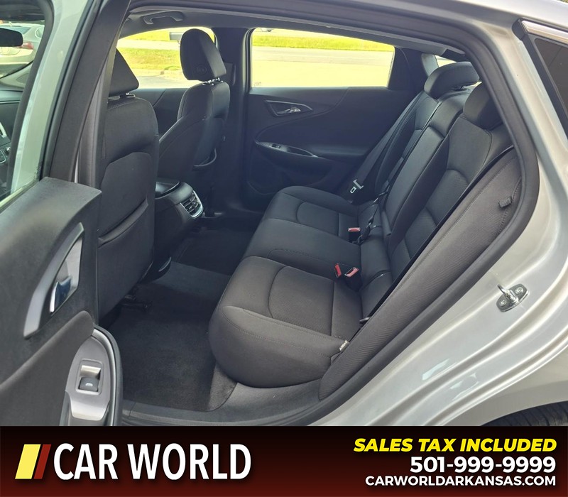 Chevrolet Malibu Vehicle Full-screen Gallery Image 10