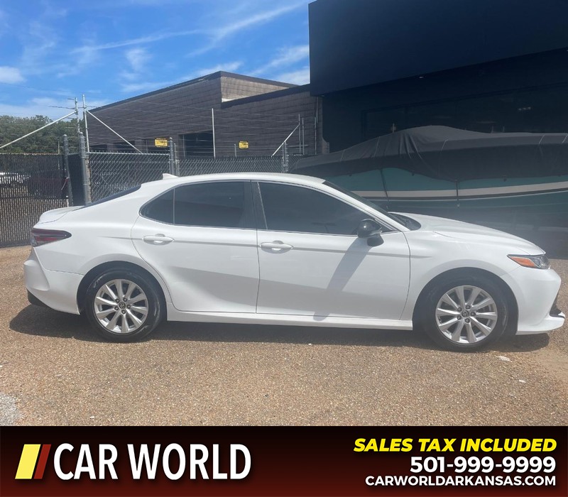 Toyota Camry Vehicle Full-screen Gallery Image 2