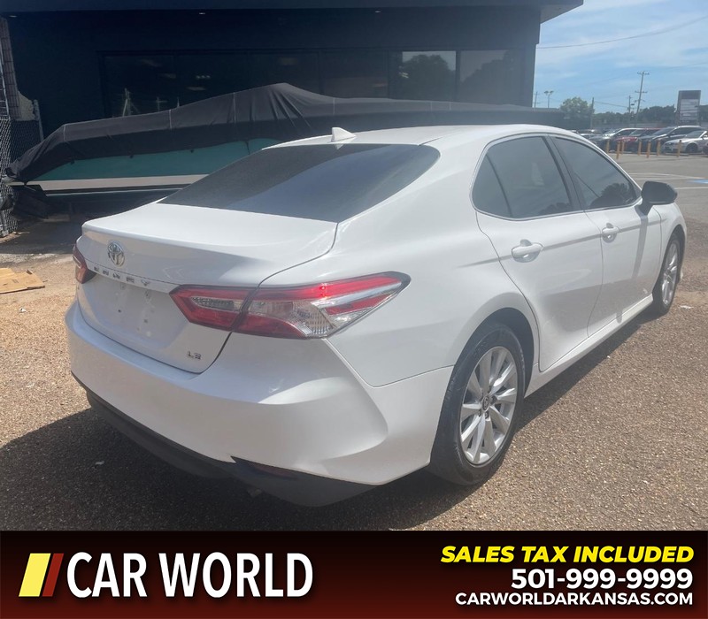 Toyota Camry Vehicle Full-screen Gallery Image 3