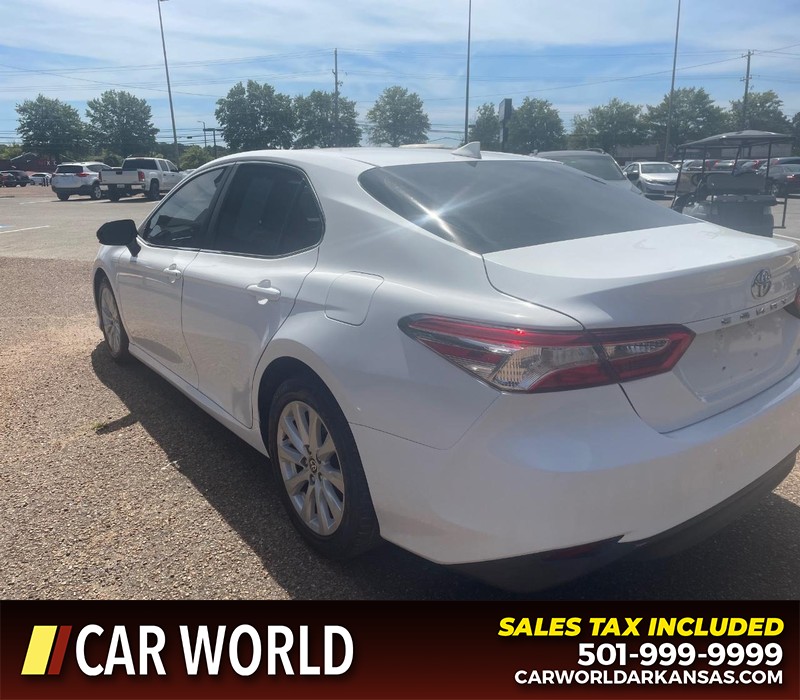 Toyota Camry Vehicle Full-screen Gallery Image 5