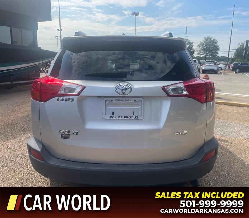 Toyota RAV4 Vehicle Full-screen Gallery Image 2