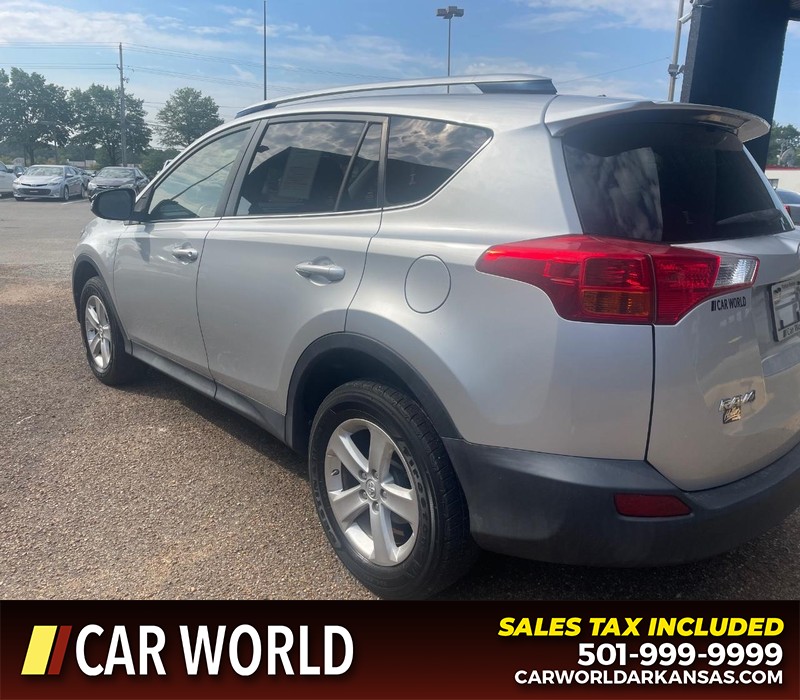 Toyota RAV4 Vehicle Full-screen Gallery Image 5