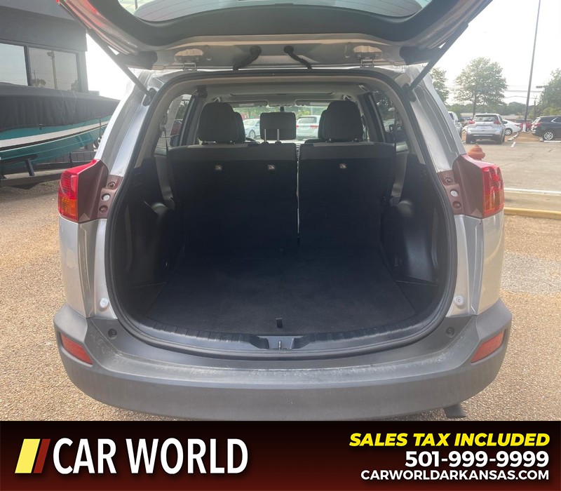 Toyota RAV4 Vehicle Full-screen Gallery Image 9