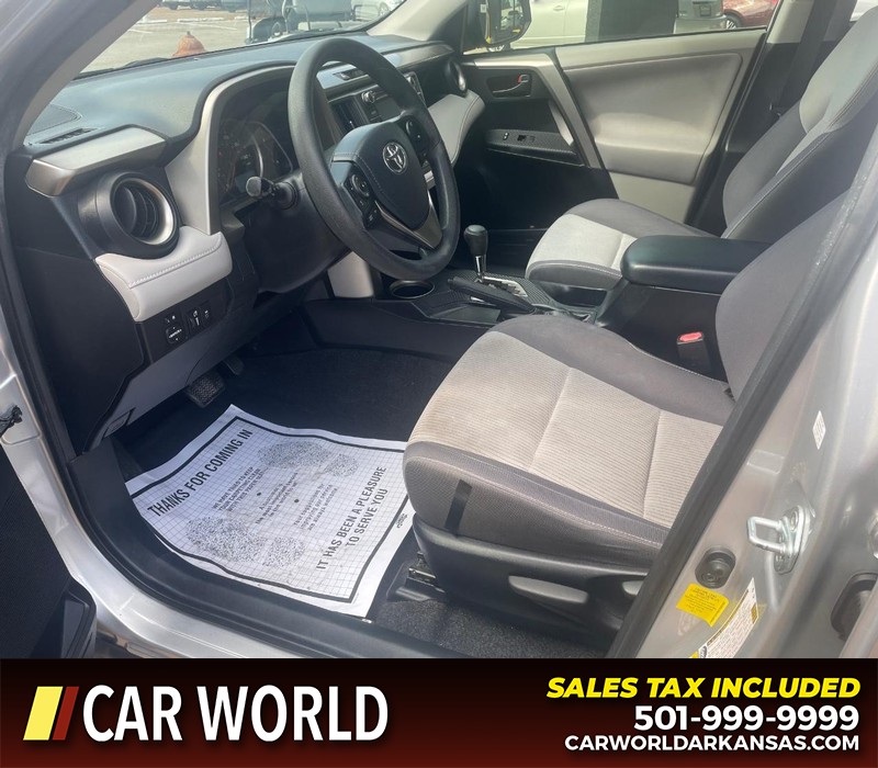 Toyota RAV4 Vehicle Full-screen Gallery Image 10