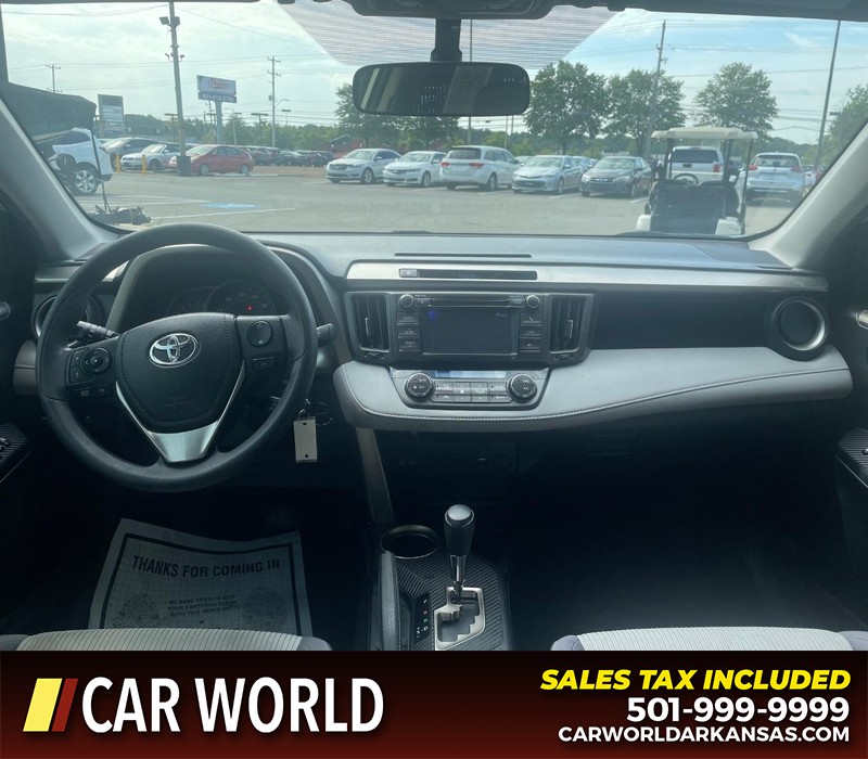 Toyota RAV4 Vehicle Full-screen Gallery Image 11