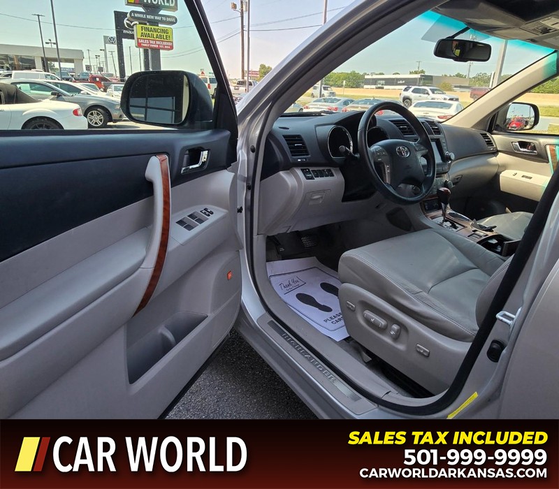 Toyota Highlander Vehicle Full-screen Gallery Image 7