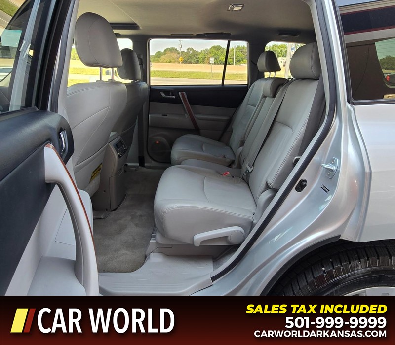 Toyota Highlander Vehicle Full-screen Gallery Image 10