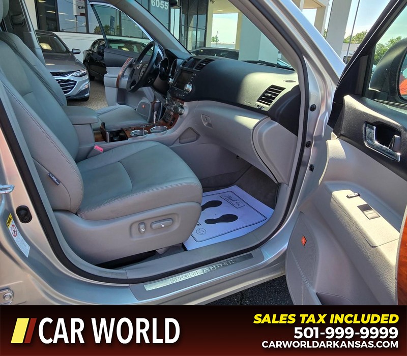 Toyota Highlander Vehicle Full-screen Gallery Image 12