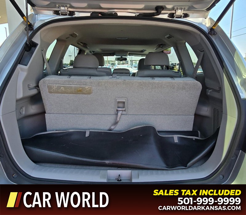 Toyota Highlander Vehicle Full-screen Gallery Image 15
