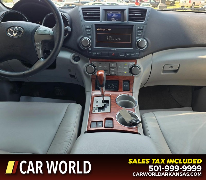 Toyota Highlander Vehicle Full-screen Gallery Image 21